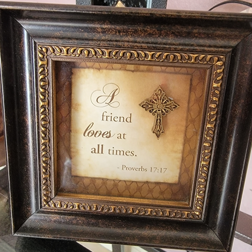Decor - Picture 4 of 6